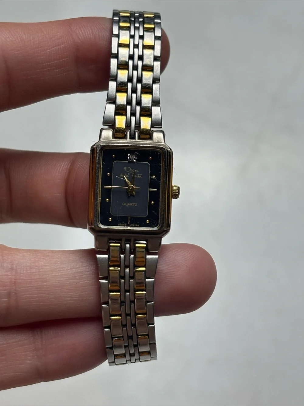 Oscar de la Renta Two-Tone Black Dial Women's Stainless Steel Watch